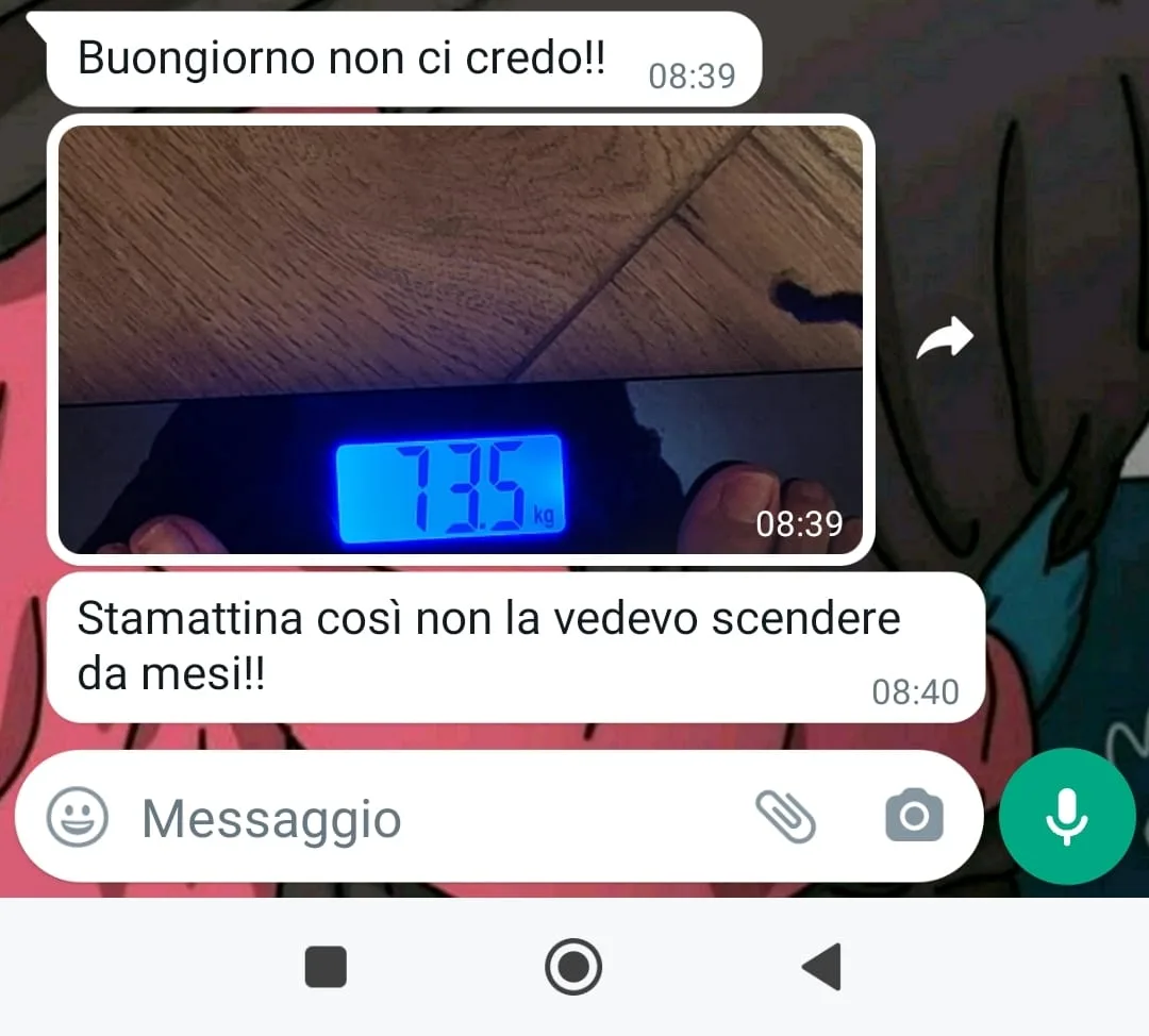 Messaggio WhatsApp reale su un traguardo di peso